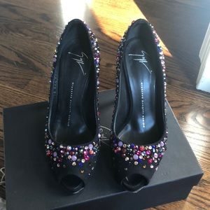 Multicolor Swarovski peep toe